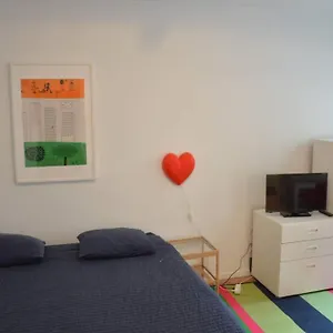 Nice Studio In Marolles Appartamento
