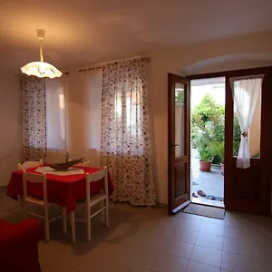App With A Lovely Patio Appartamento Mali Lošinj